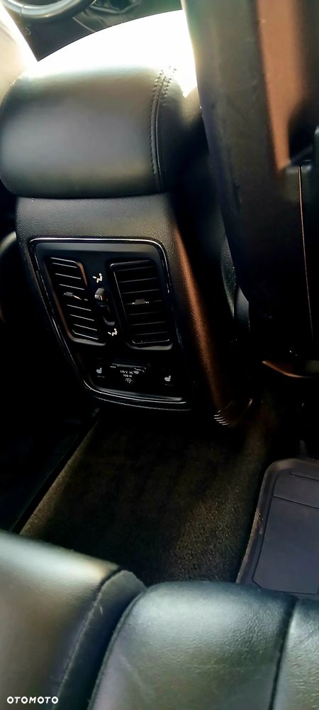 Jeep Grand Cherokee - 34
