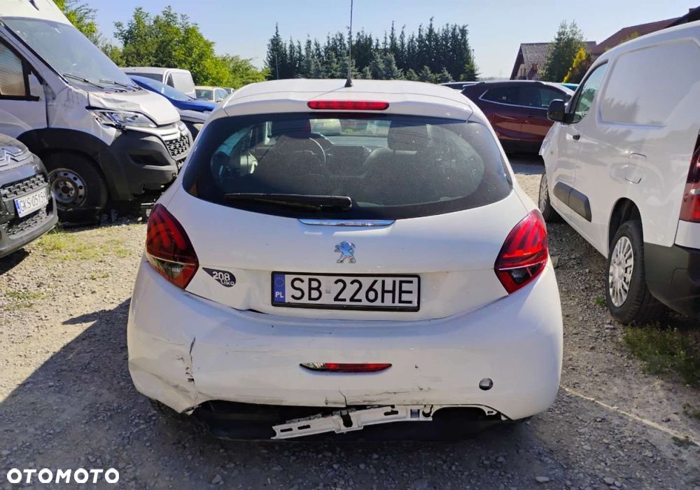 Peugeot 208 - 19