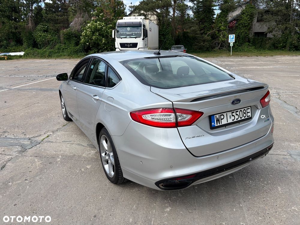 Ford Fusion - 12