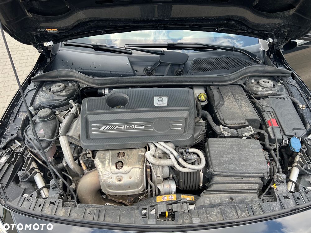 Mercedes-Benz GLA - 16