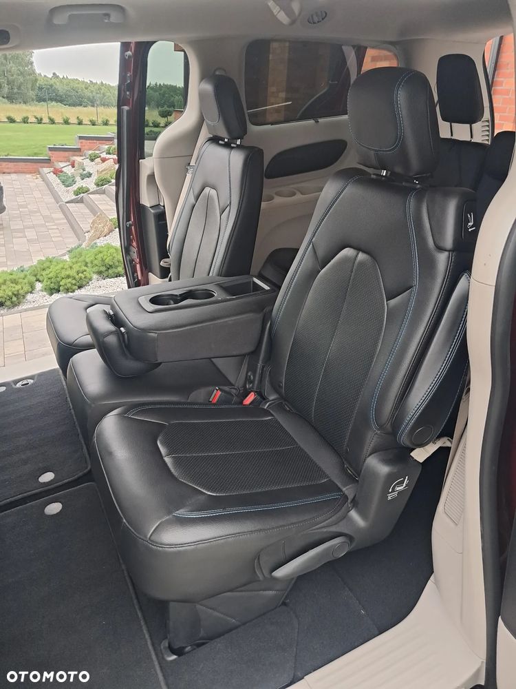 Chrysler Pacifica - 13