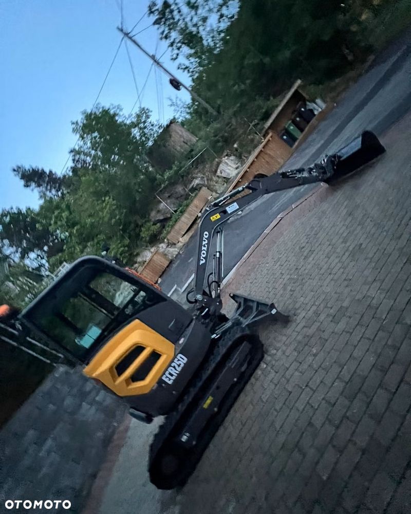 Volvo ECR25D - 29