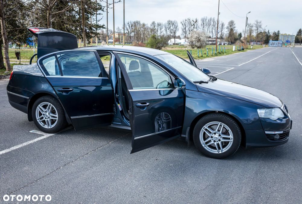 Volkswagen Passat 2.0 TDI DPF Comfortline - 25