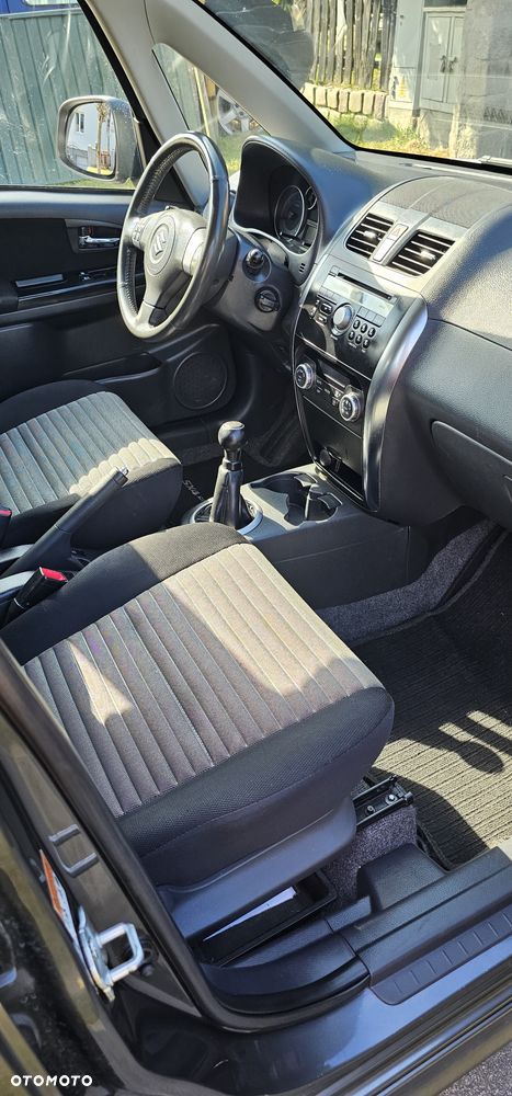 Suzuki SX4 1.6 Comfort - 14