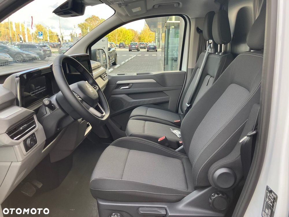 Volkswagen Transporter Transporter Furgon silnik: 2,0 l TDI 150 KM / skrzynia biegów: 8-biegowa automatyczna rozstaw osi: 3500 mm - 4