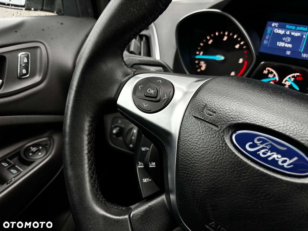 Ford Kuga 2.0 TDCi 2x4 Titanium - 25