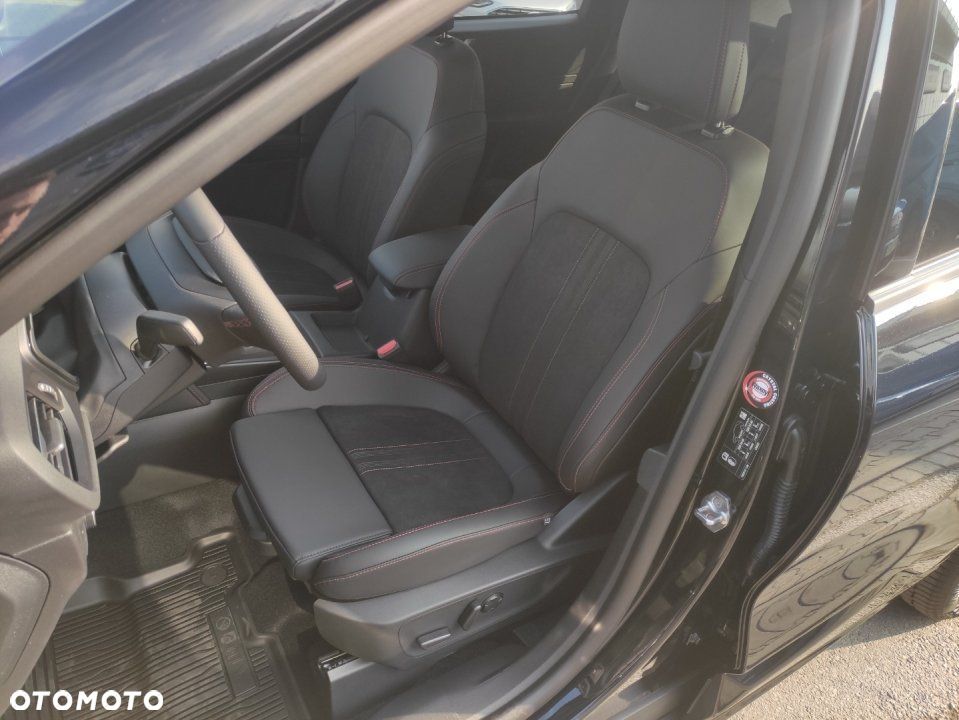 Ford Kuga - 12