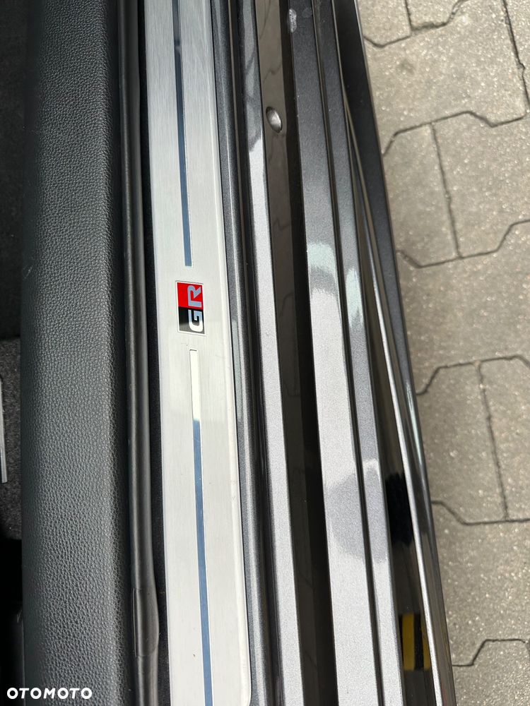 Toyota Corolla 2.0 Hybrid GR Sport Dynamic - 36