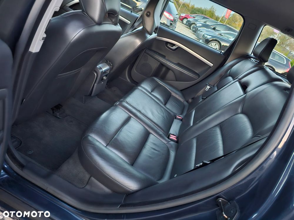 Volvo V70 D3 Momentum - 38