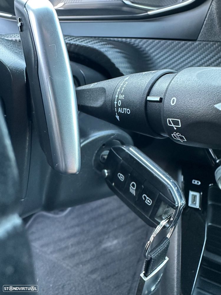 Peugeot 2008 PureTech 130 EAT8 Active - 16