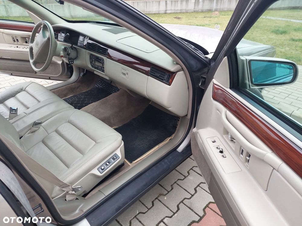 Cadillac Deville 4.6 DTS - 18