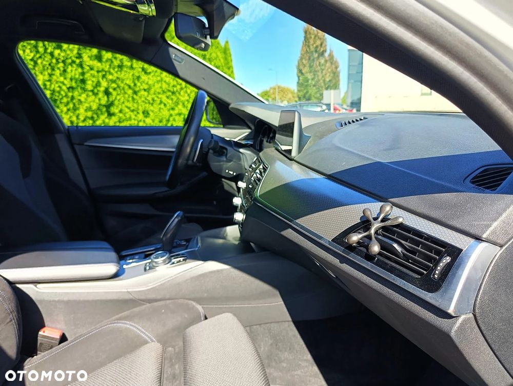 BMW Seria 5 530i GPF xDrive M Sport sport - 30