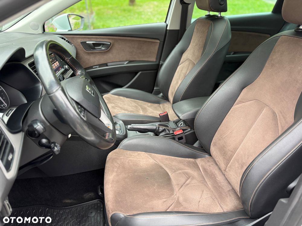 Seat Leon 2.0 TDI DPF Start&Stop DSG XCELLENCE - 25