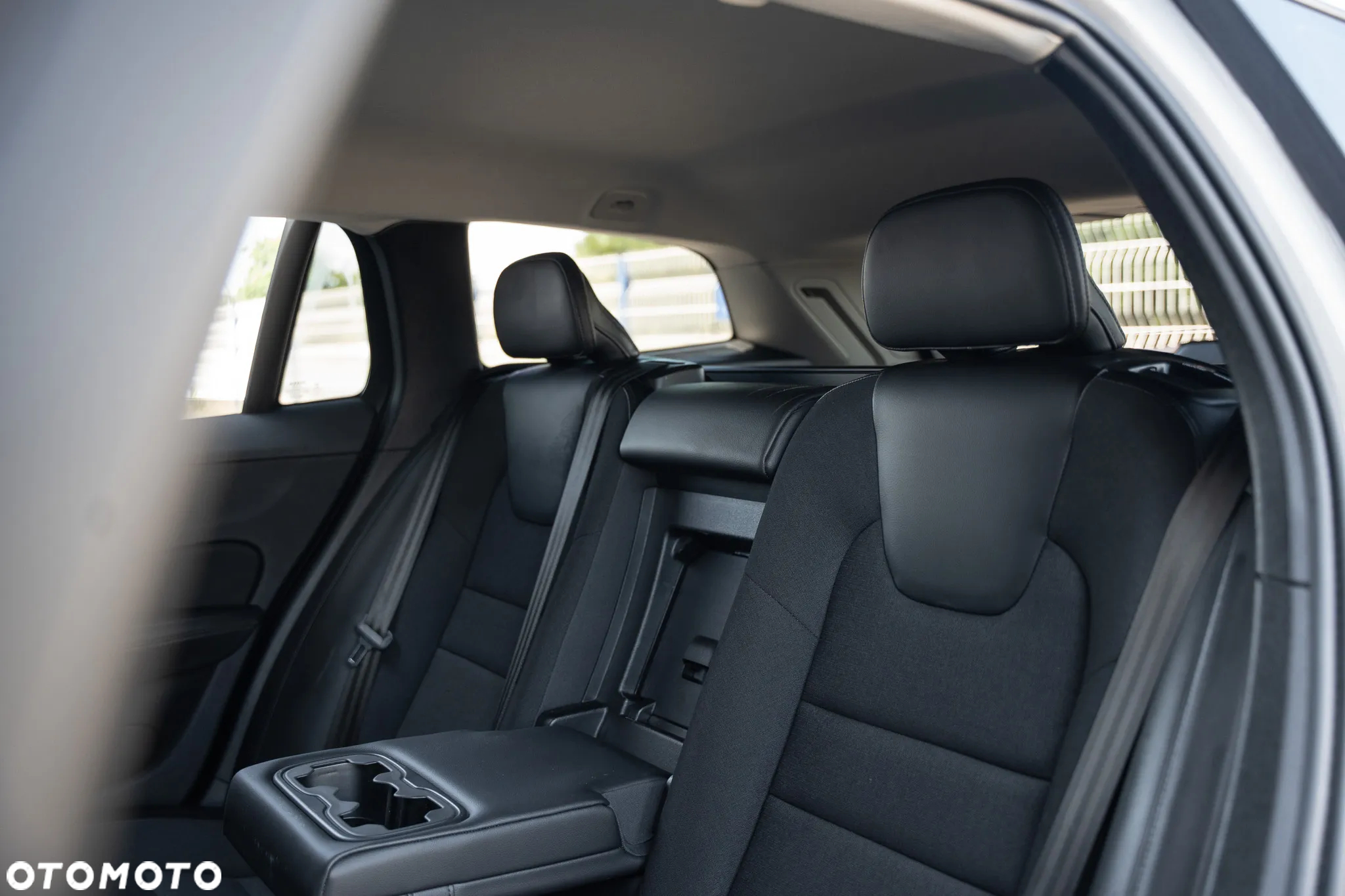 Volvo V60 D3 Momentum Pro - 34