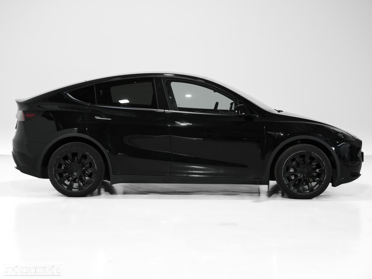Tesla Model Y Long Range Dual Motor AWD - 2