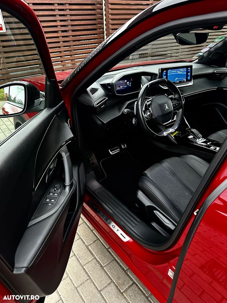 Peugeot 2008 PureTech 130 EAT8 GT Exclusive - 10