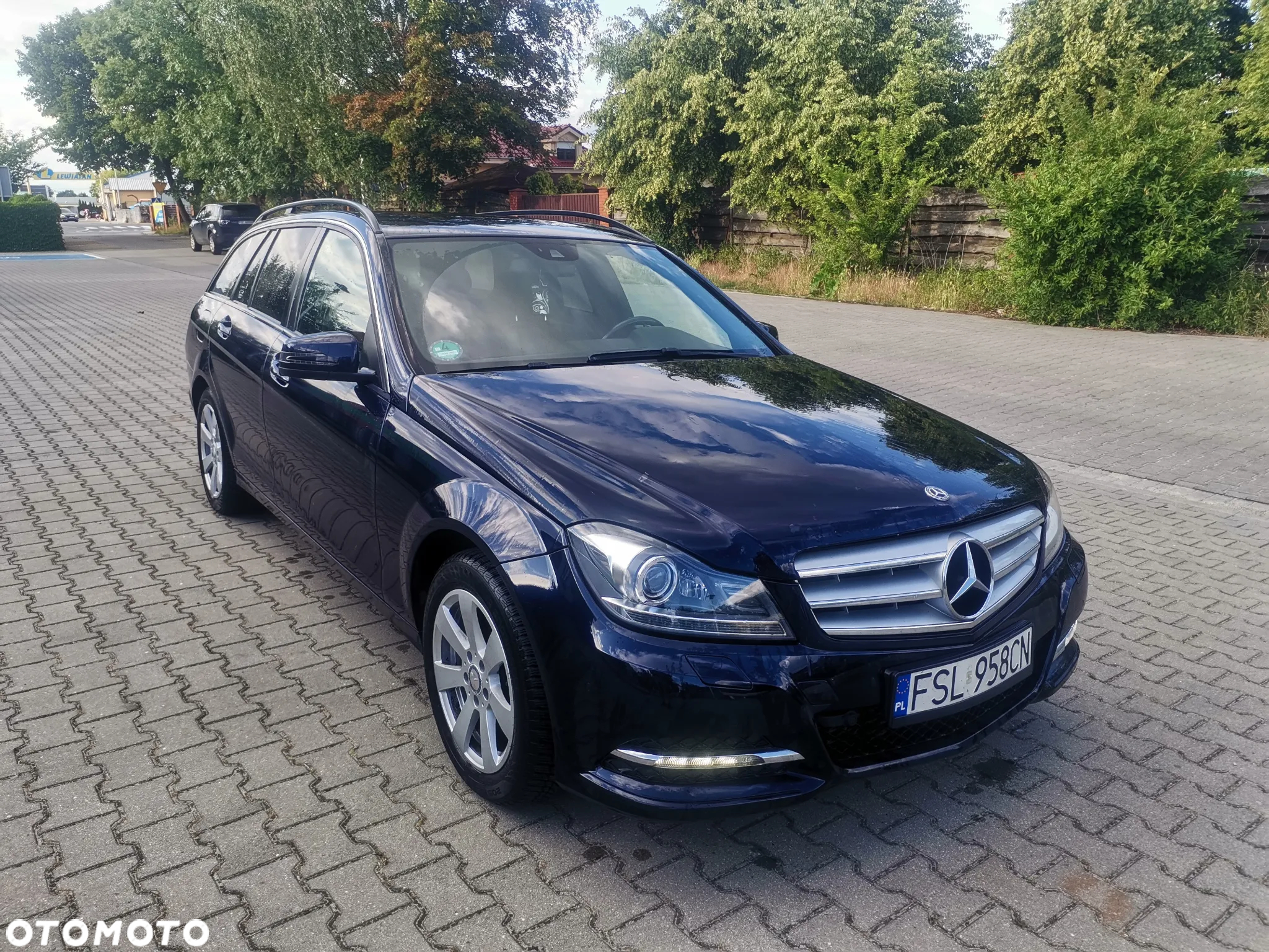 Mercedes-Benz Klasa C 220 CDI BlueEff Avantgarde - 2
