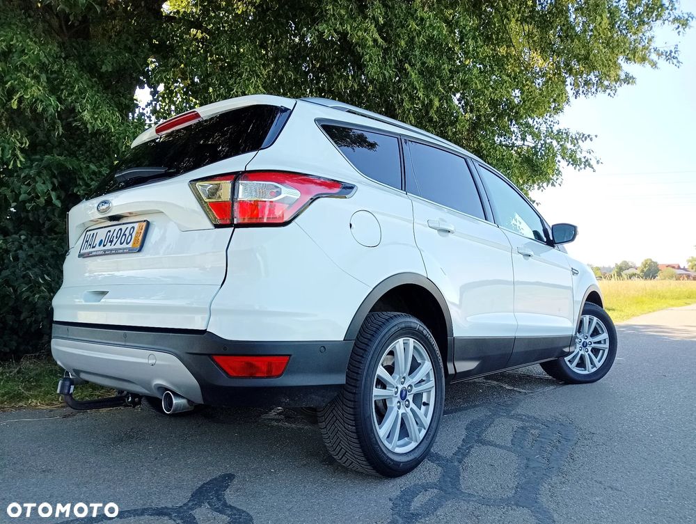 Ford Kuga 2.0 TDCi 2x4 Titanium - 3
