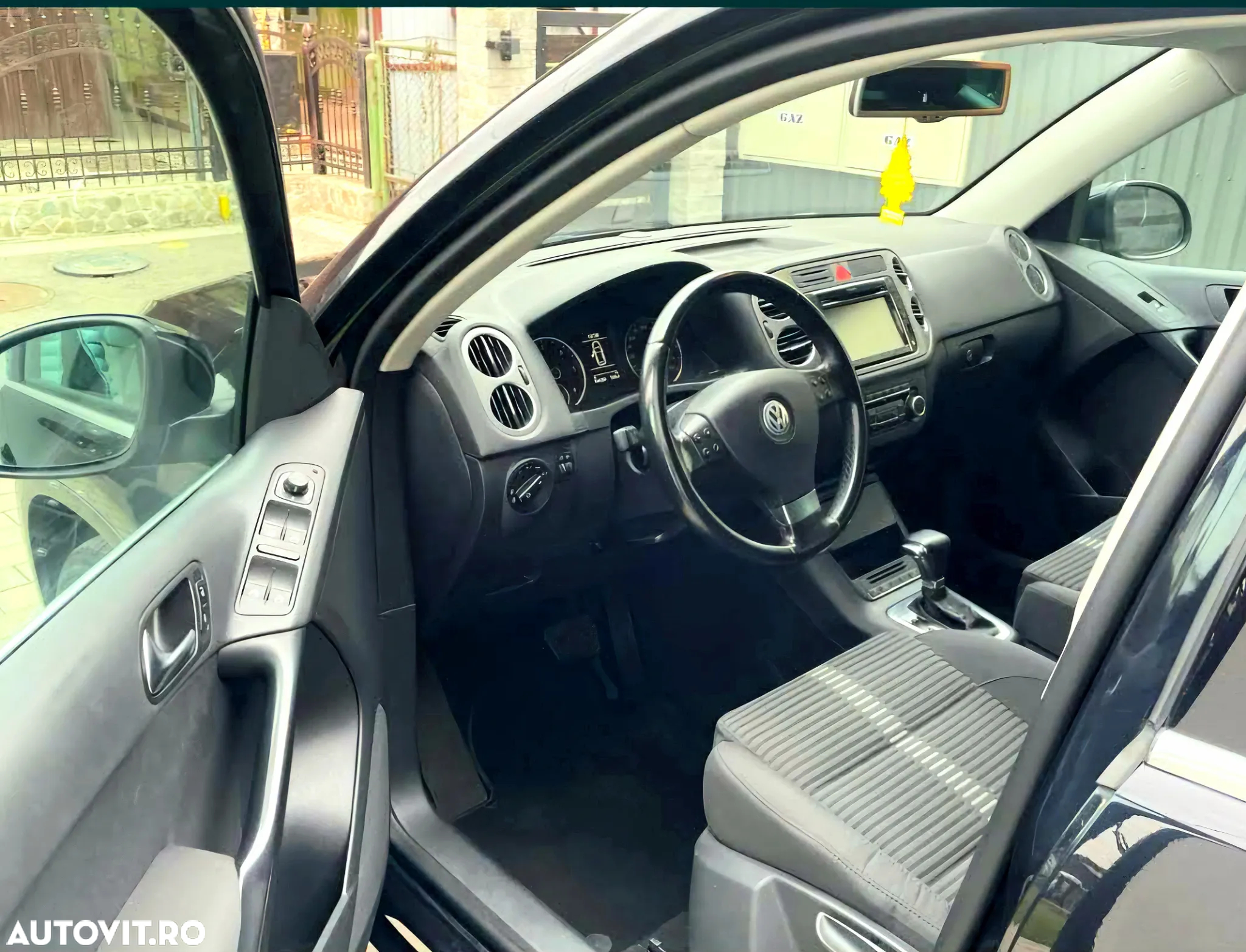 Volkswagen Tiguan 2.0 TDI DPF 4Motion Automatik Track & Field - 3