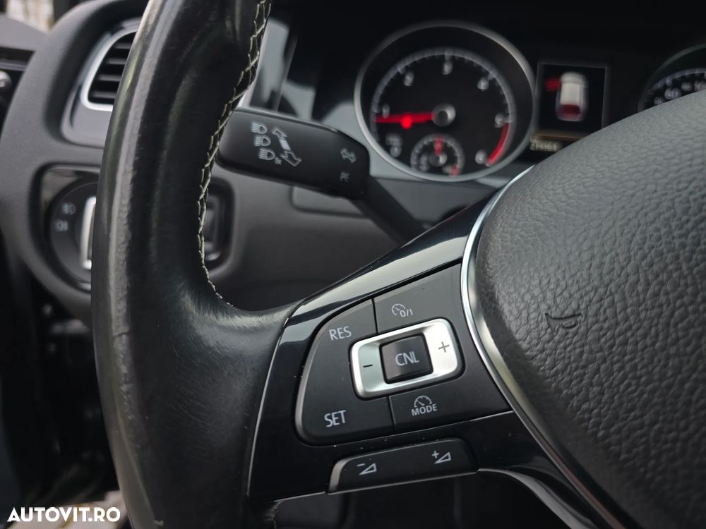 Volkswagen Golf 2.0 TDI BlueMotion Technology Cup - 32