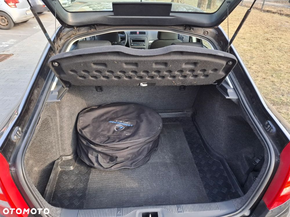 Skoda Octavia 1.6 - 14