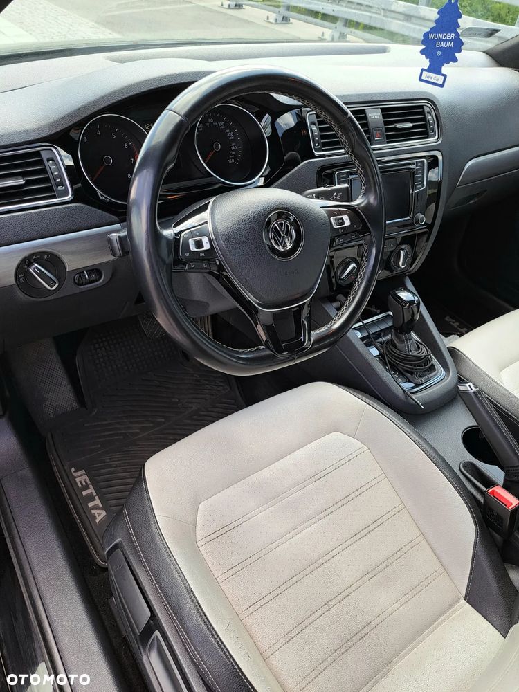 Volkswagen Jetta 1.8T SE - 4