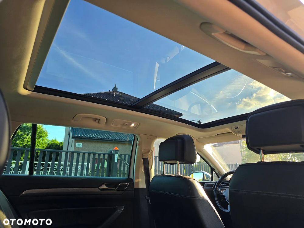 Volkswagen Passat Alltrack - 19