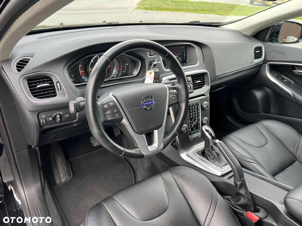 Volvo V40 D4 Geartronic Momentum - 20