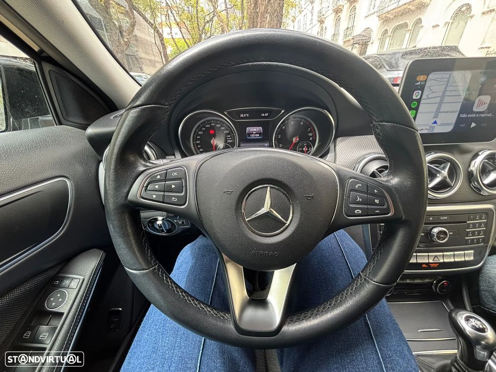 Mercedes-Benz GLA 200 Urban - 3
