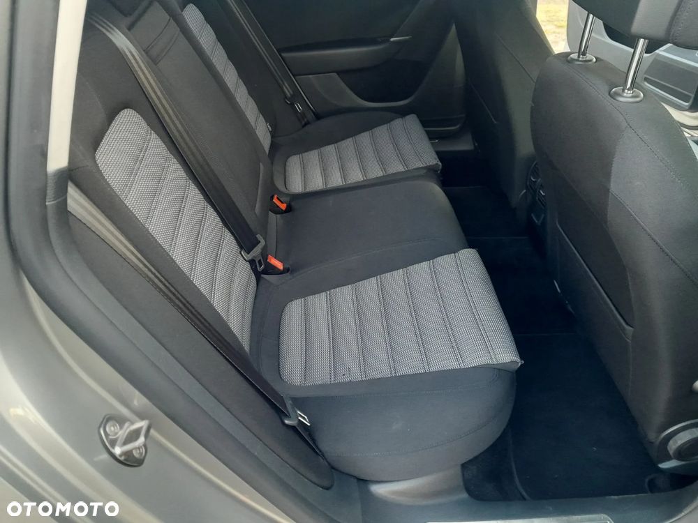 Volkswagen Passat Variant 2.0 TDI 4Mot Highline - 19