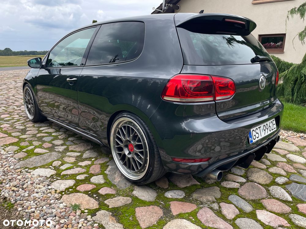 Volkswagen Golf - 4