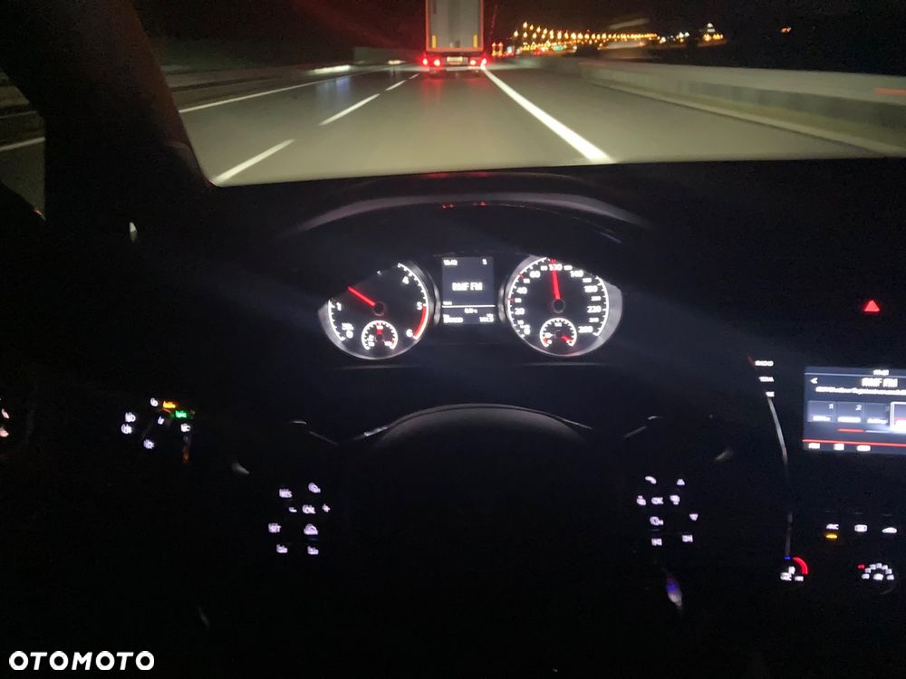 Volkswagen Golf VI 1.6 TDI Comfortline - 10