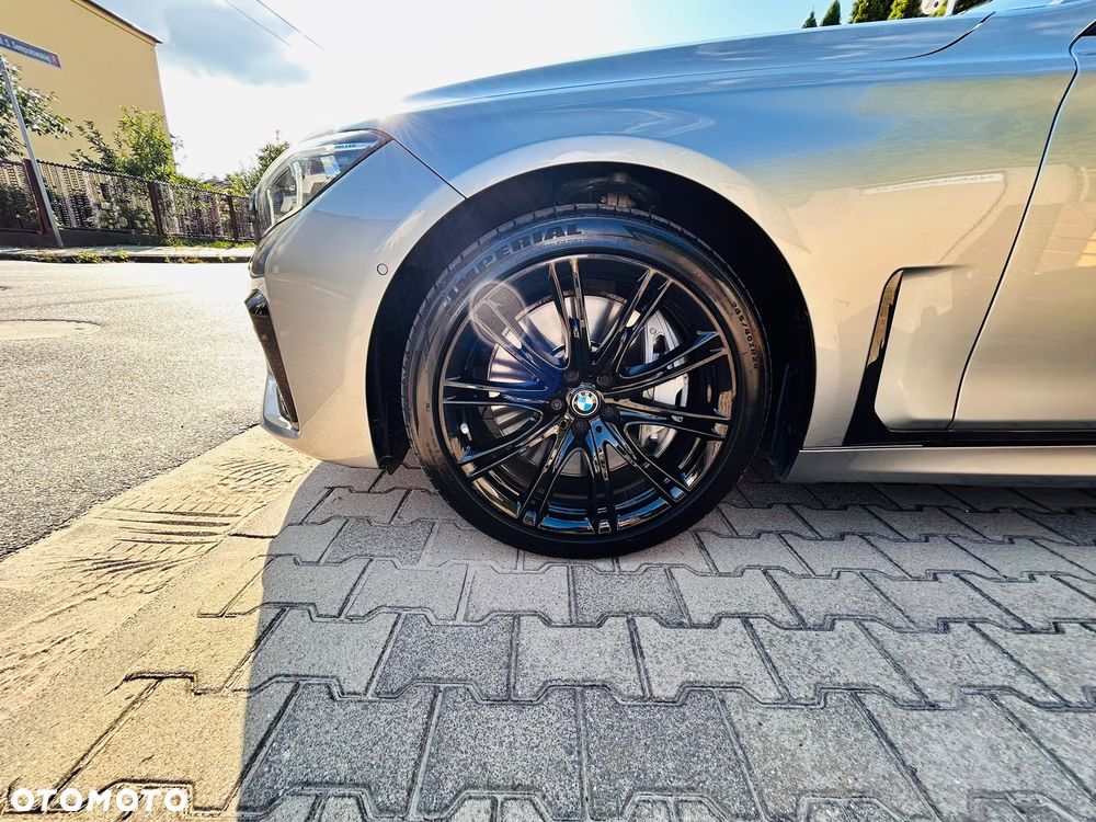 BMW Seria 7 750Li xDrive - 17