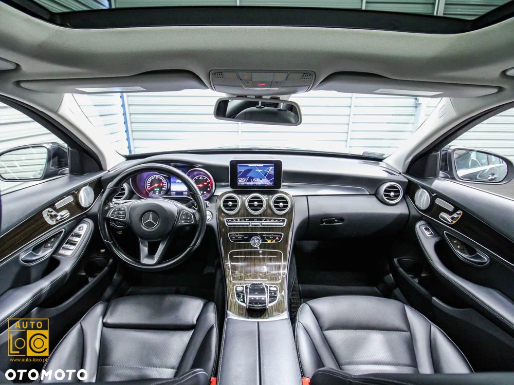 Mercedes-Benz Klasa C 300 9G-TRONIC AMG Line - 5