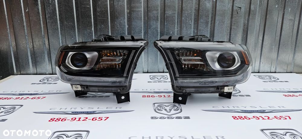 Dodge Durango III LIFT 2014- Kompletny reflektor lewy Lampa lewa P68299131AD Kompletny reflektor prawy Lampa prawa P68299130AD KOMPLETNY lampy Oryginalne MOPAR WERSJA RT GT CZARNE ŚRODKI - 2