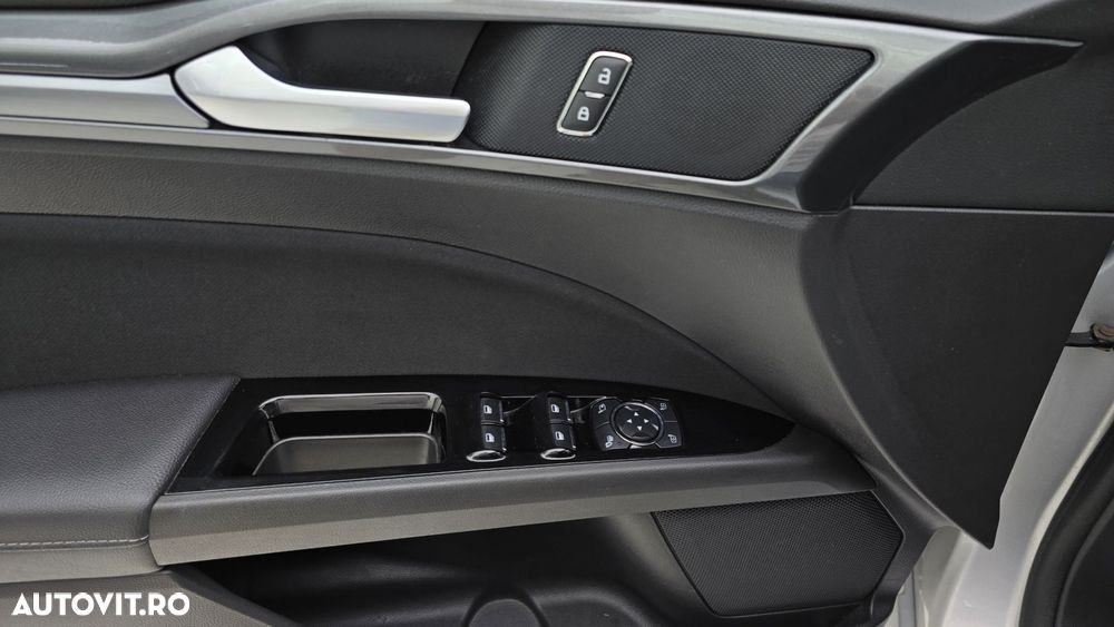 Ford Mondeo 2.0 HEV Trend - 11