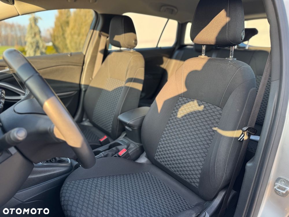 Opel Astra 1.6 CDTI Enjoy - 20