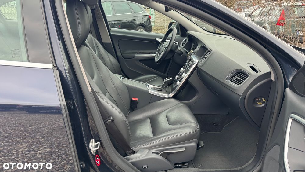 Volvo S60 D3 Geartronic Momentum - 30