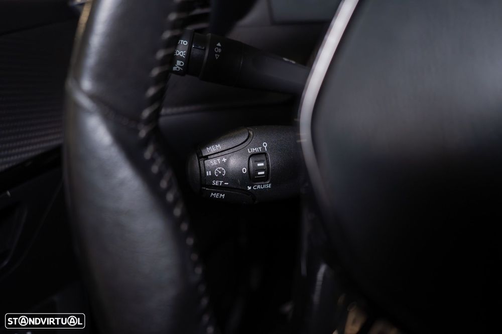 Peugeot e-208 50 kWh Allure - 31