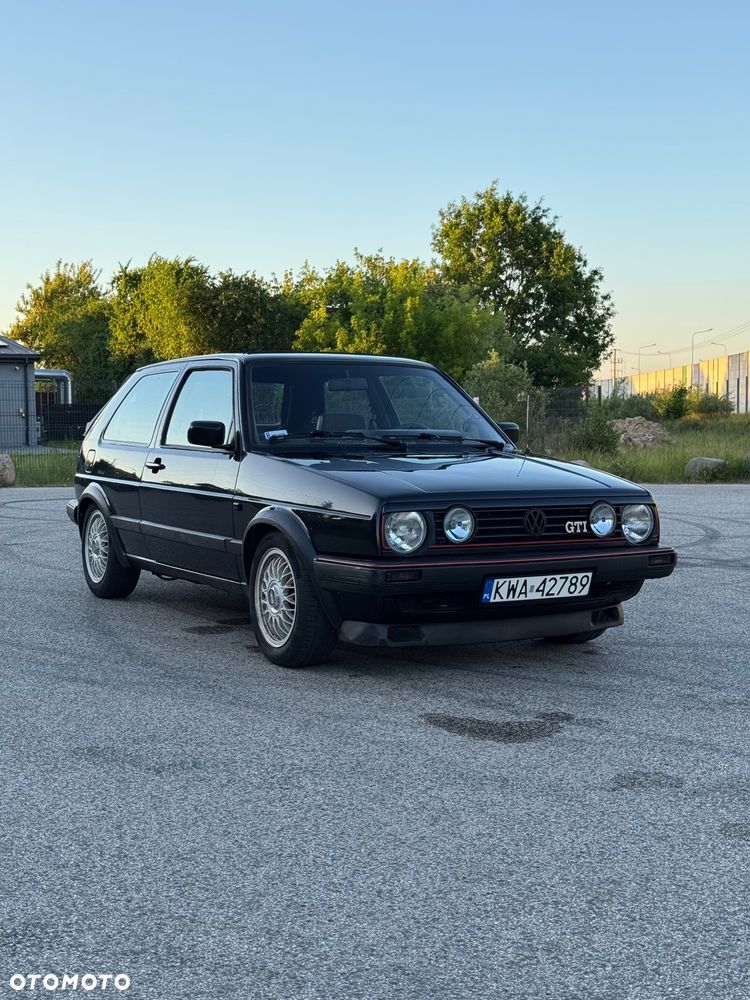 Volkswagen Golf 1.8 GT - 1