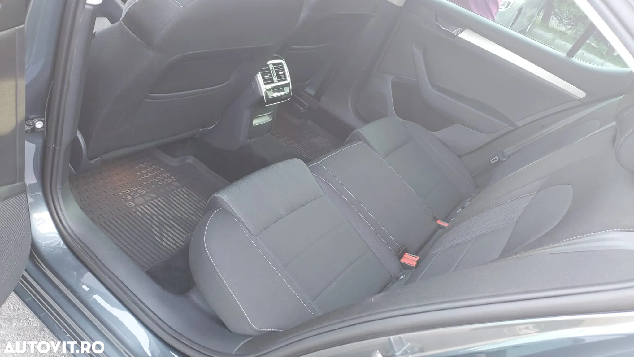 Skoda Superb 1.5 TSI DSG Ambition - 11