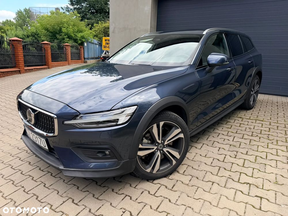 Volvo V60 Cross Country B5 B AWD Plus - 1