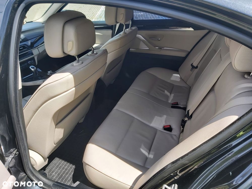 BMW Seria 5 520d Special Edition - 9