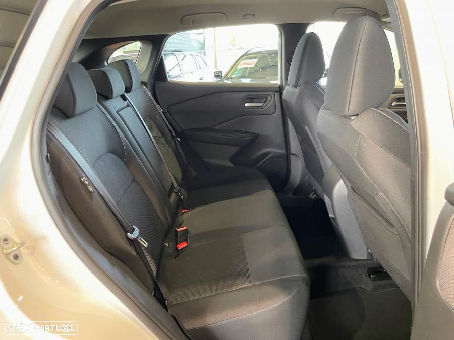 Nissan Qashqai 1.3 DIG-T Engage - 24