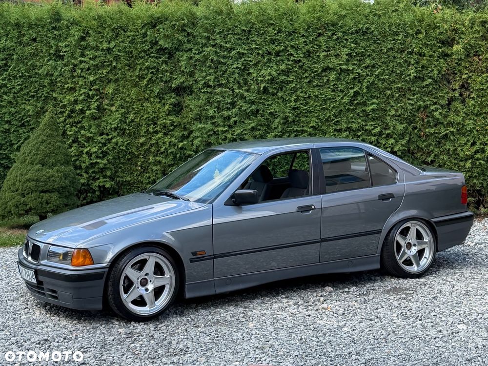 BMW Seria 3 320i - 1