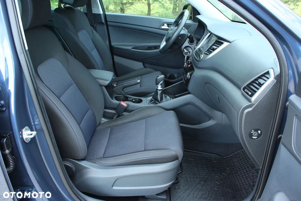 Hyundai Tucson blue 1.7 CRDi 2WD Style - 24