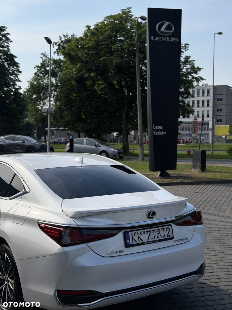 Lexus ES 300h Business Edition - 3