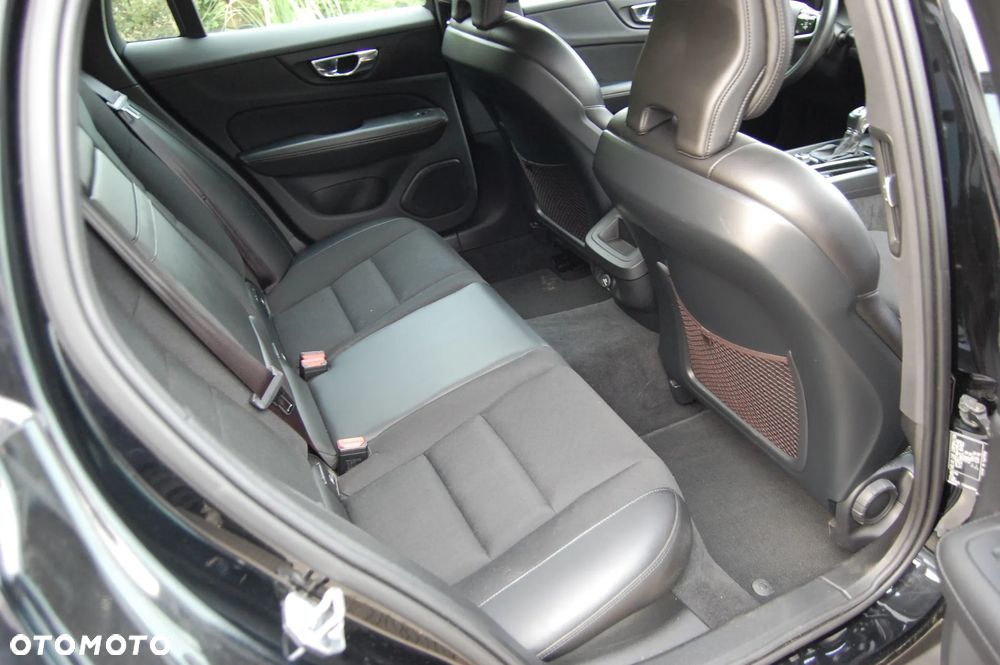 Volvo V60 Cross Country D4 AWD Geartronic Pro - 7