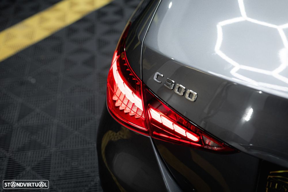 Mercedes-Benz C 300 e AMG Line - 11