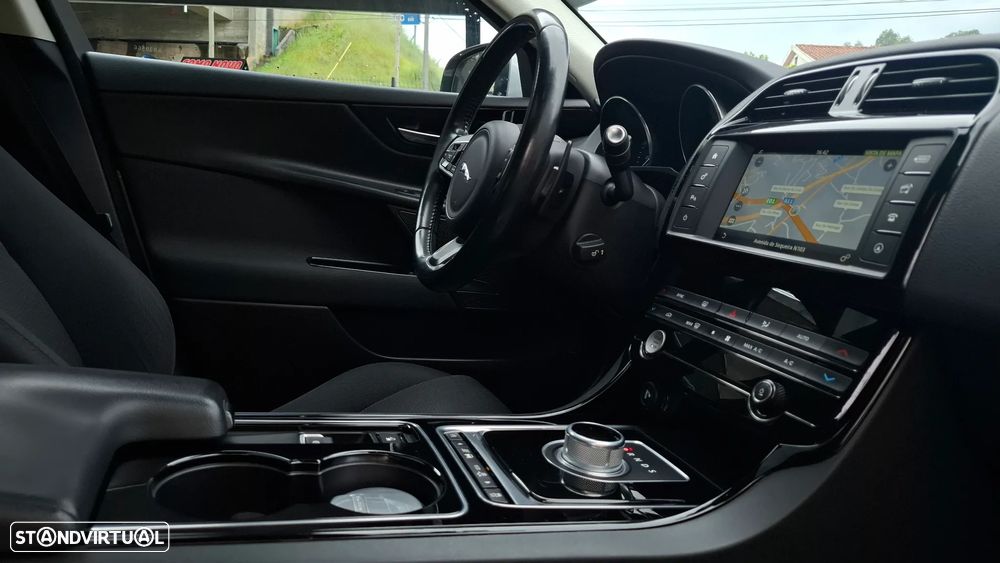 Jaguar XE 20d Aut. R-Sport - 30